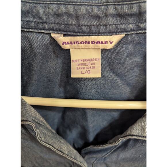 Chambray blouse w/metallic buttons, roll tab sleeves & floral embroidery Large - Picture 2 of 9